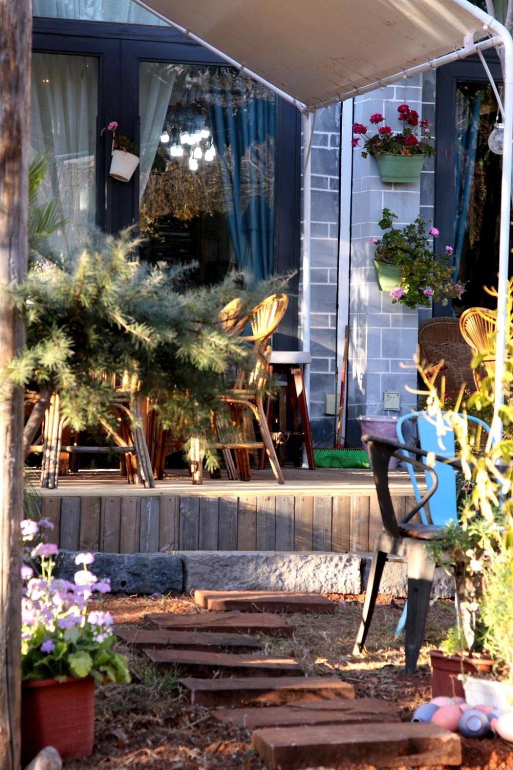 リージャン インターナショナル ユース ホステル 麗江市 エクステリア 写真